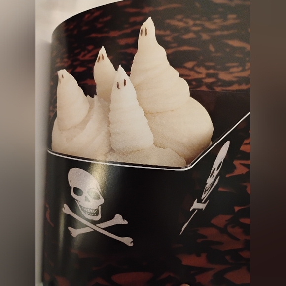 "Ghoulish Goodies"- a frightful Halloween cookbook - Picture 2 of 10